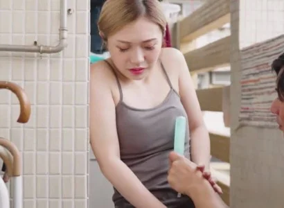 Anh trai giúp em dâu giúp vợ em làm mẹ
