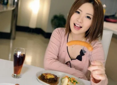 Đức lang quân ăn tối xong rồi nện em